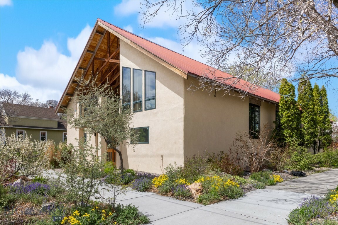 Property Photo: 802 W Geyser Street MT 59047