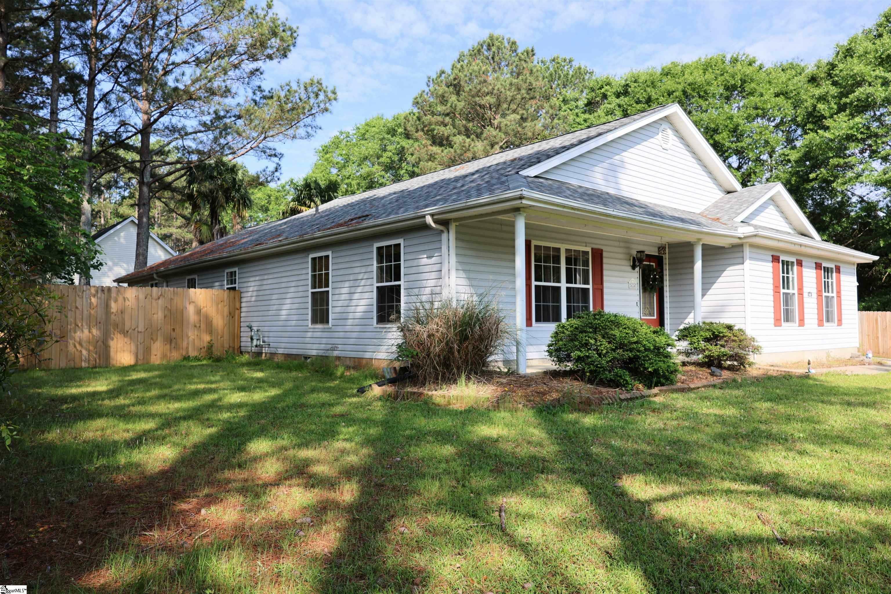 Property Photo: 424 Shore Line Drive SC 29626
