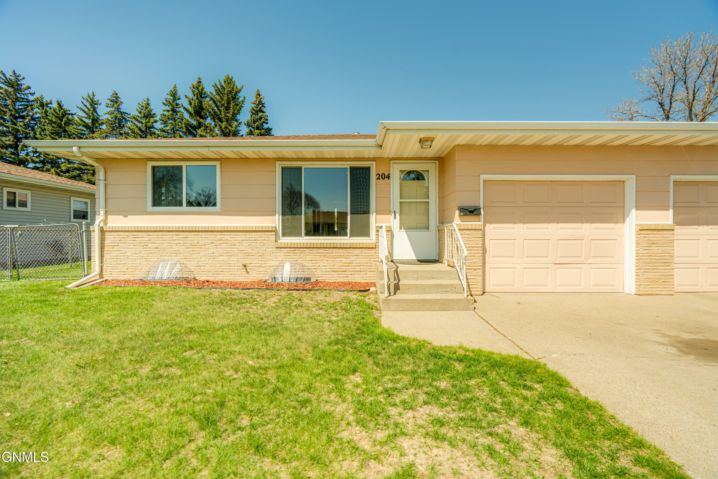 204 E Turnpike Avenue Avenue  Bismarck ND 58501 photo