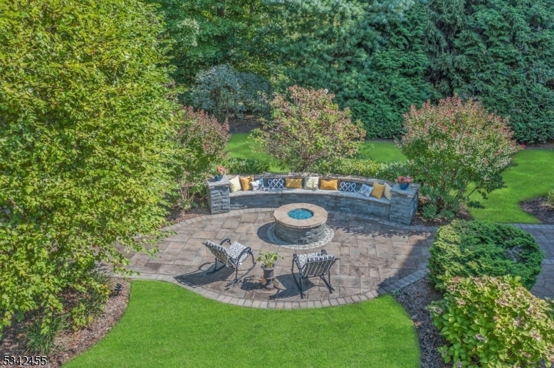 13 Split Rock Rd  Upper Saddle River Boro NJ 07458 photo