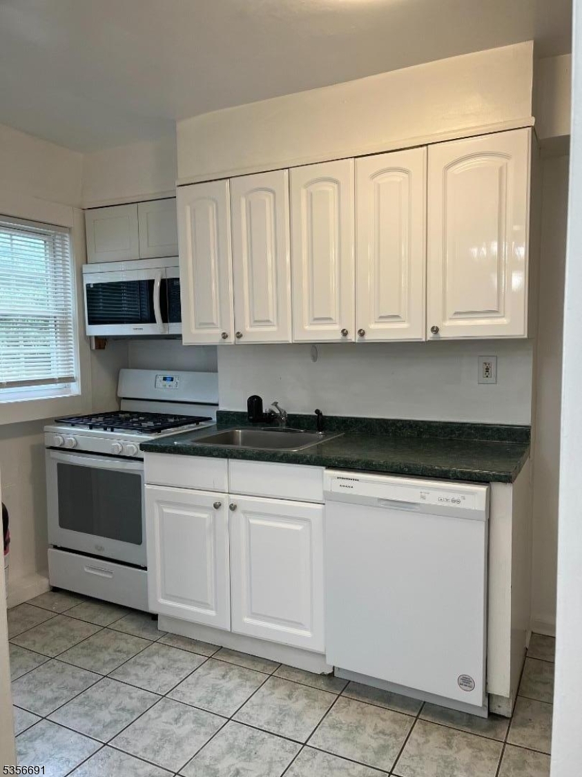 Property Photo: 212 S Orange Ave 9 NJ 07079