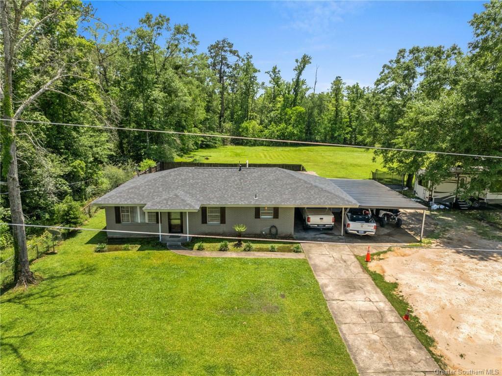 Property Photo: 1411 Hargrove Loop LA 70633
