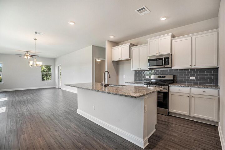 Property Photo:  4422 W Bayou Maison Circle  TX 77539 