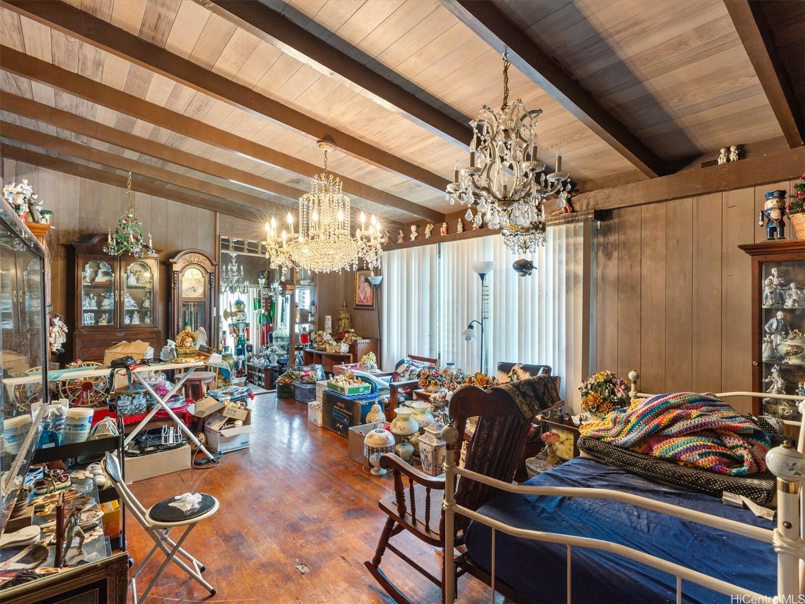 Property Photo: 3257 Paliuli Street HI 96816