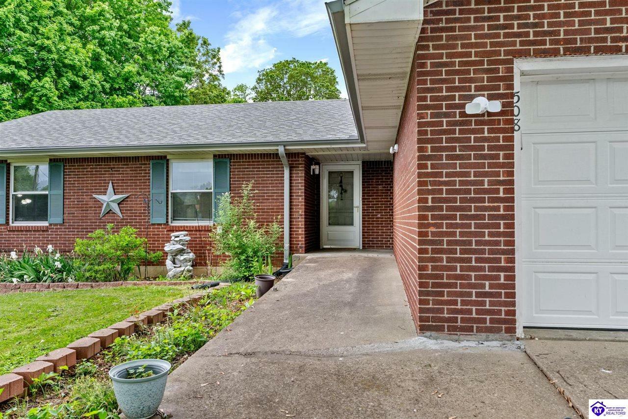 Property Photo: 508 Rose Creek Drive KY 40160