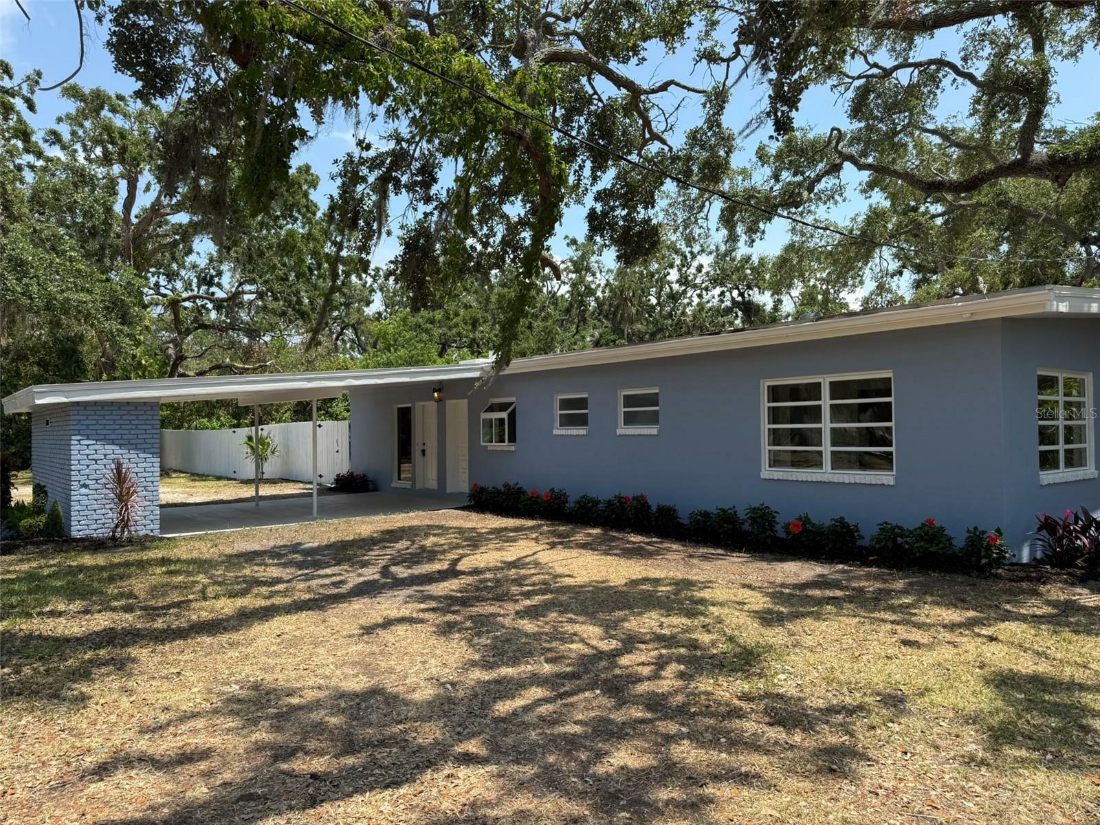 Property Photo: 3000 58th Avenue S FL 33712