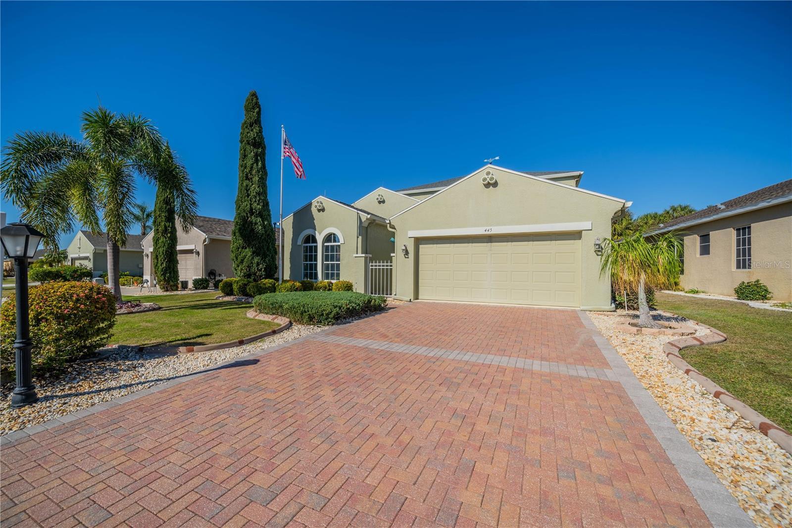 Property Photo: 445 Noble Faire Drive FL 33573