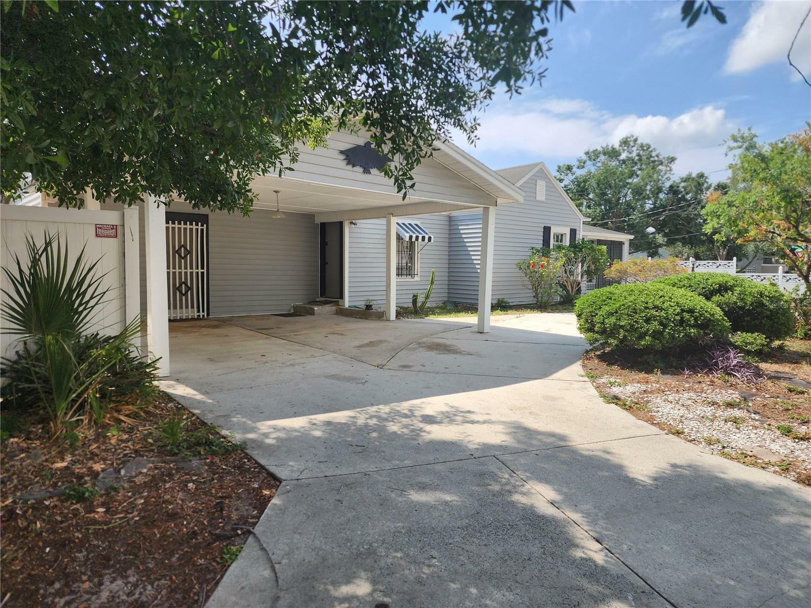 Property Photo: 116 S Arrawana Avenue FL 33609