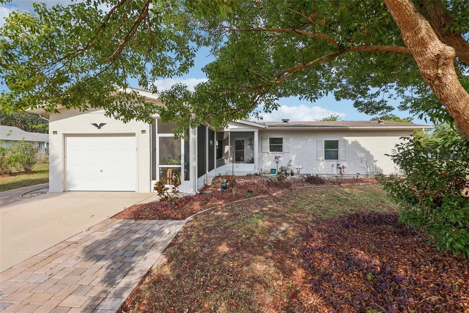 Property Photo: 1 Aberdeen Circle FL 34788