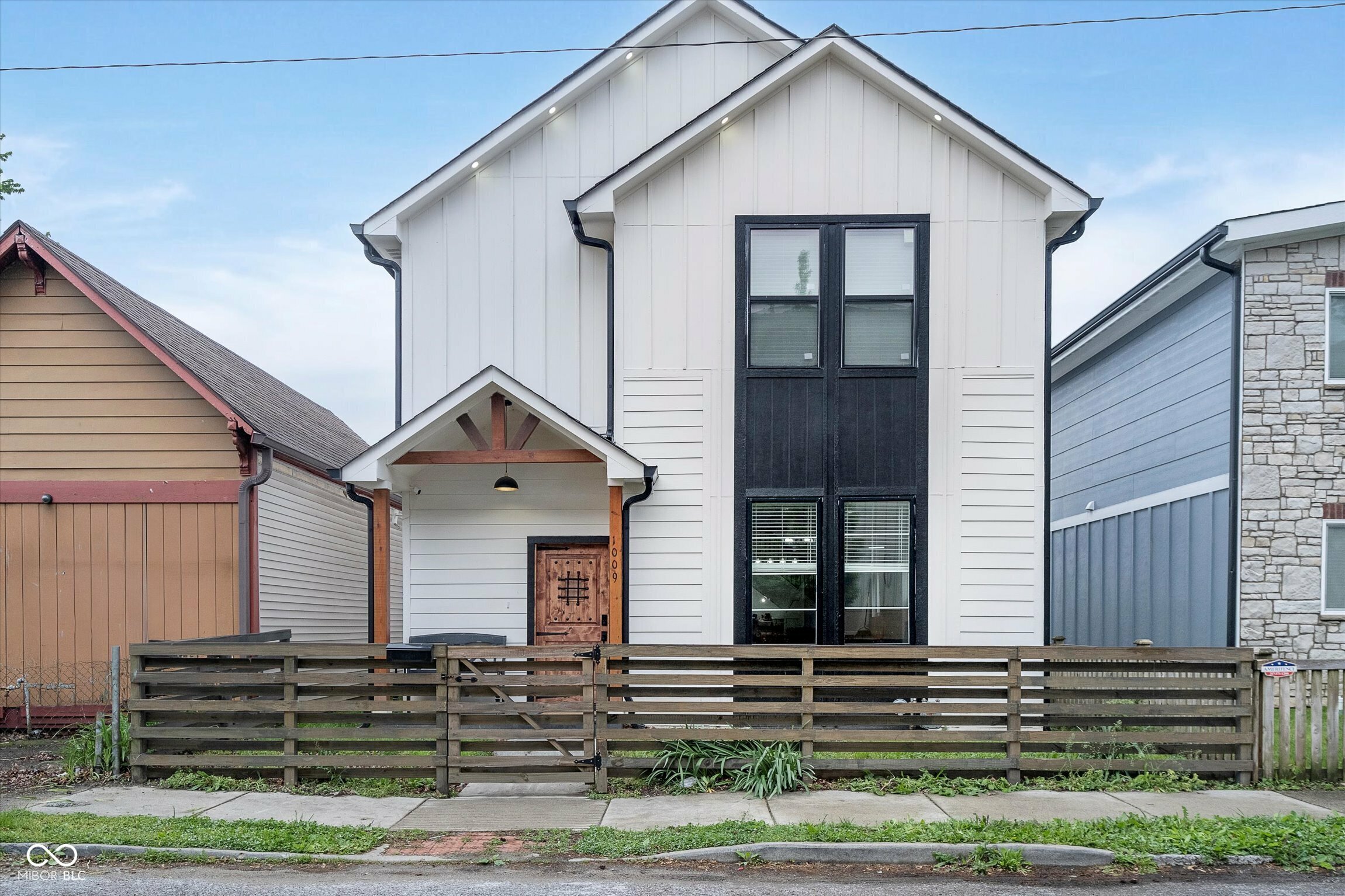 Property Photo: 1009 Harrison Street IN 46202