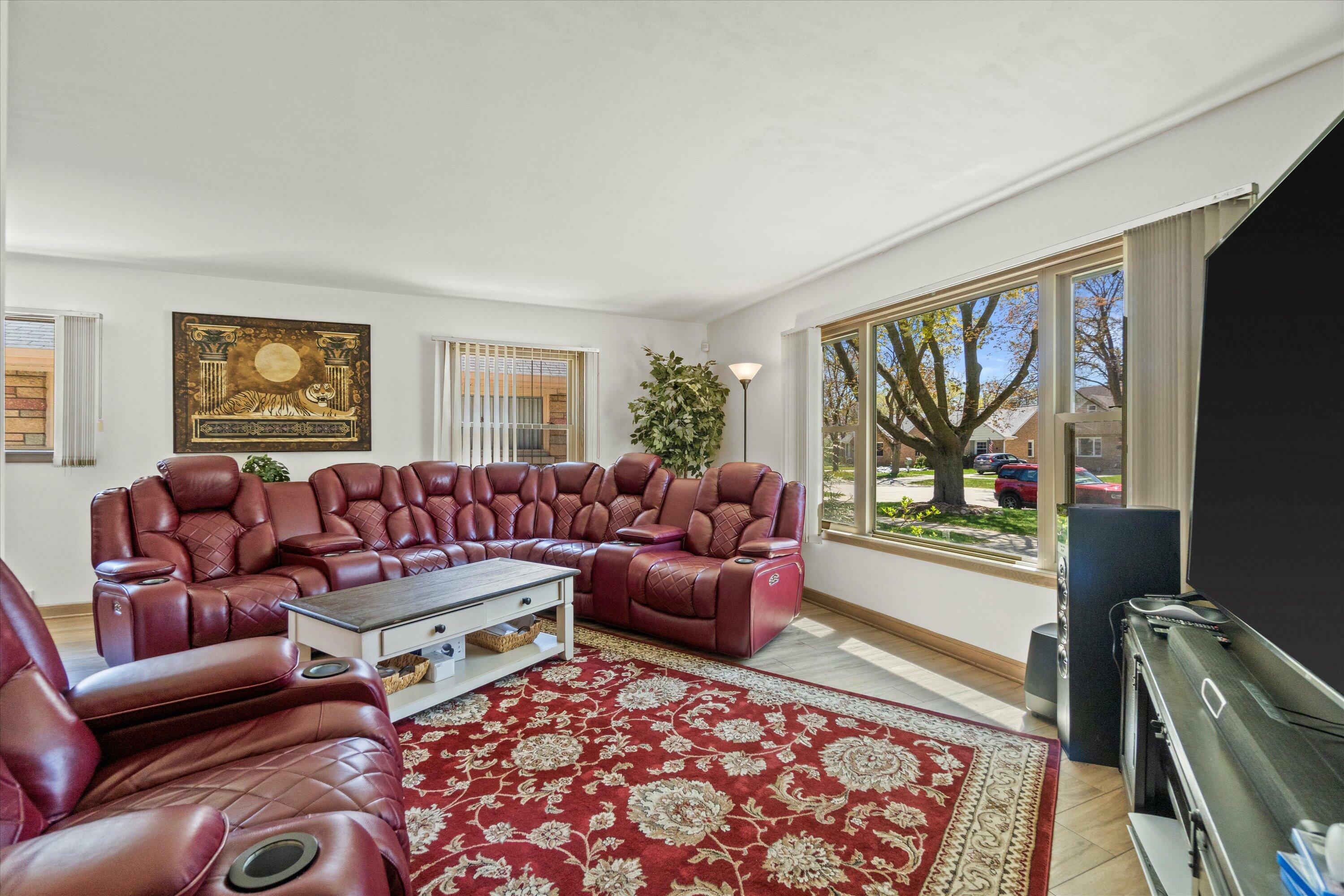 Property Photo: 2206 W Marne Ave WI 53209