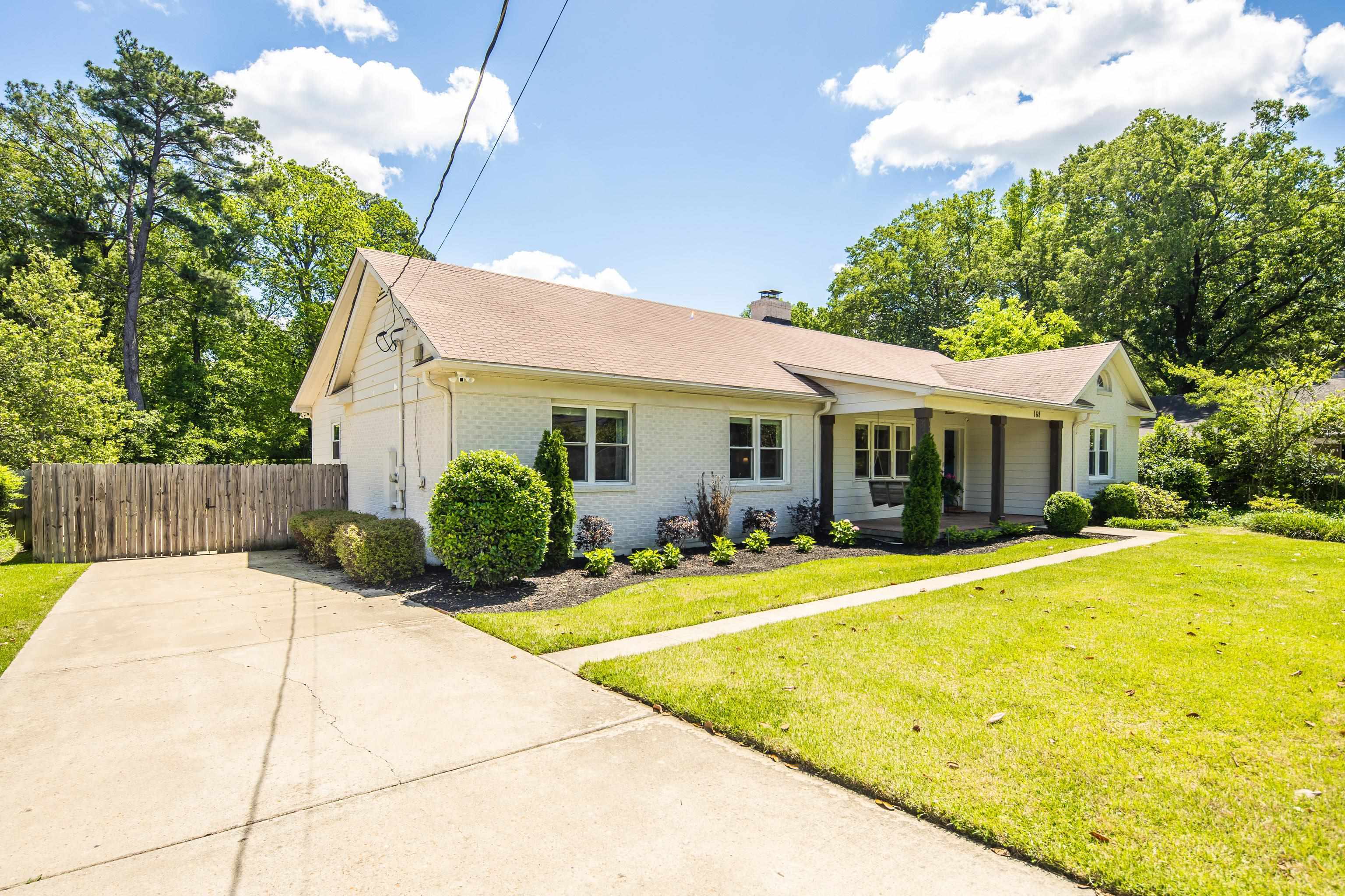 Property Photo: 168 Avon Rd TN 38117