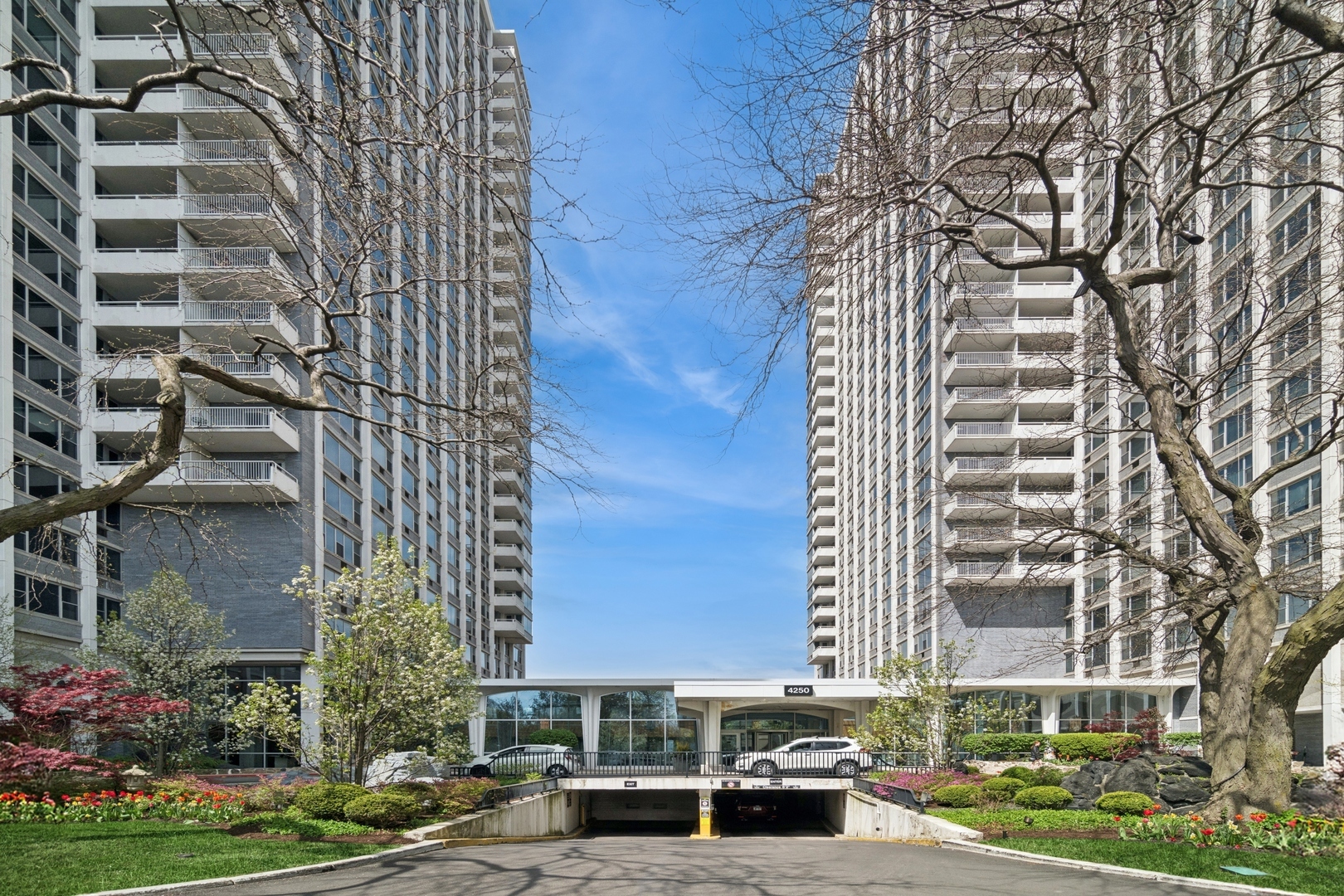 Property Photo: 4250 N Marine Drive 2836 IL 60613