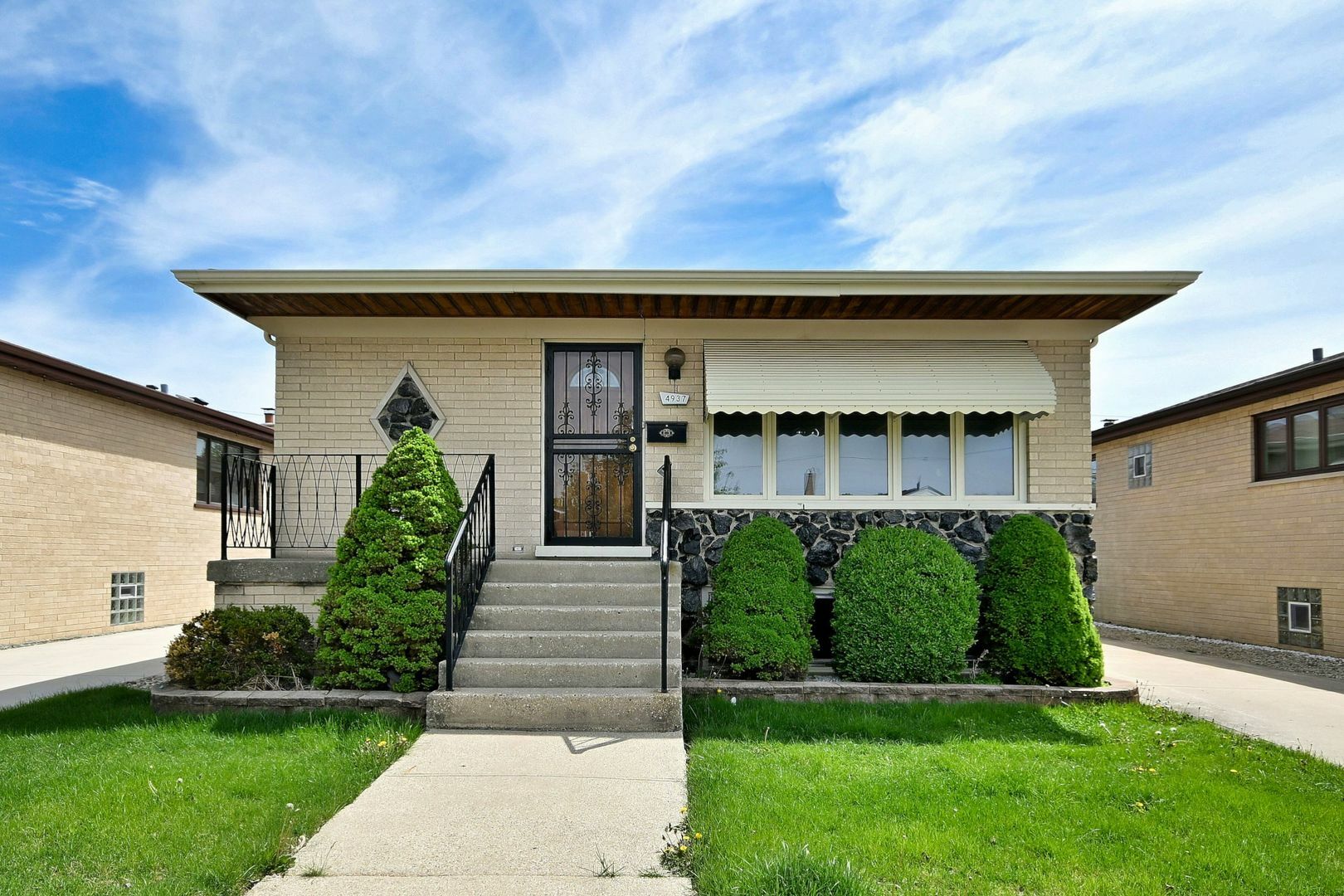Property Photo: 4937 N Sayre Avenue IL 60656