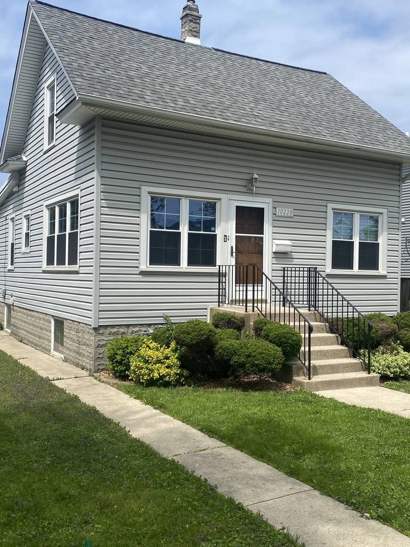 Property Photo: 10228 S Sawyer Avenue IL 60805