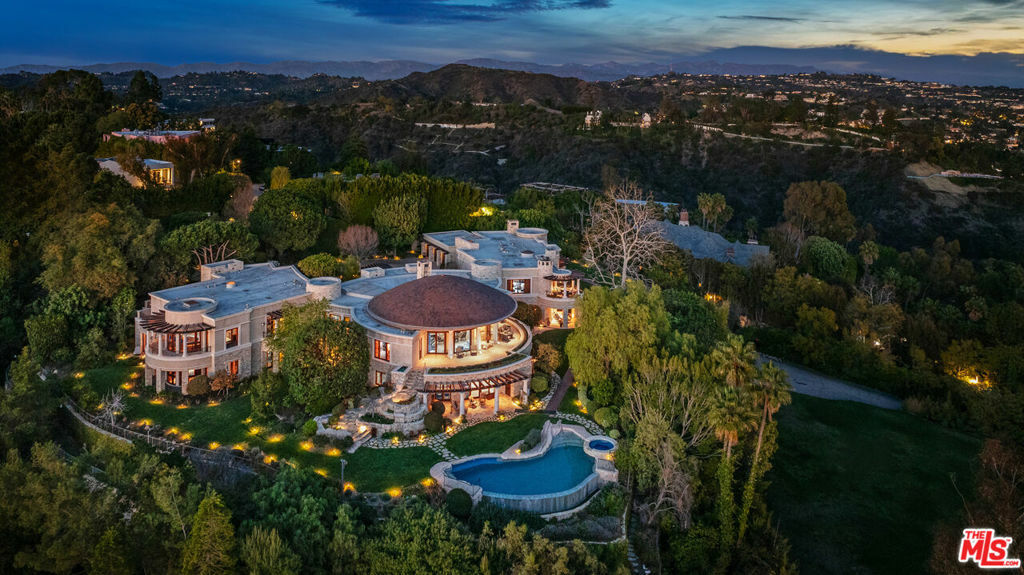 Property Photo: 1101 Bel Air Place CA 90077