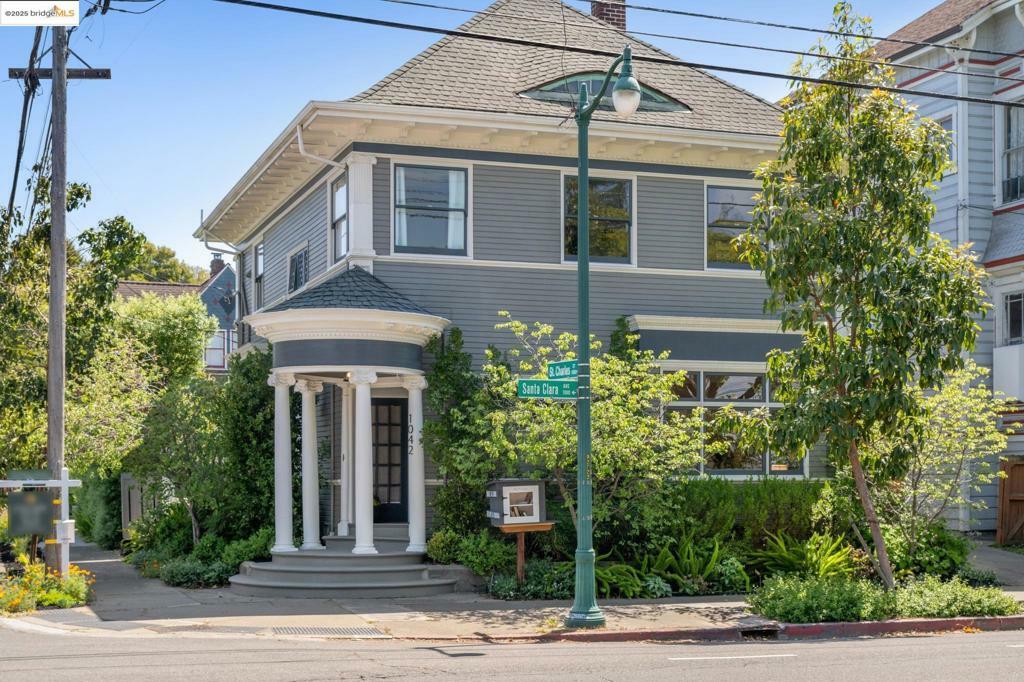 1042 Santa Clara Ave  Alameda CA 94501 photo