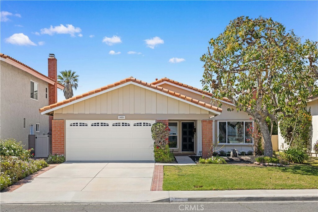 Property Photo: 14551 Linden Ave CA 92606