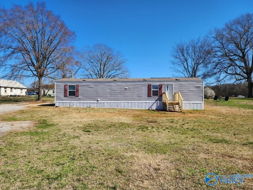 Property Photo: 610 Old Jackson Hwy AL 35654