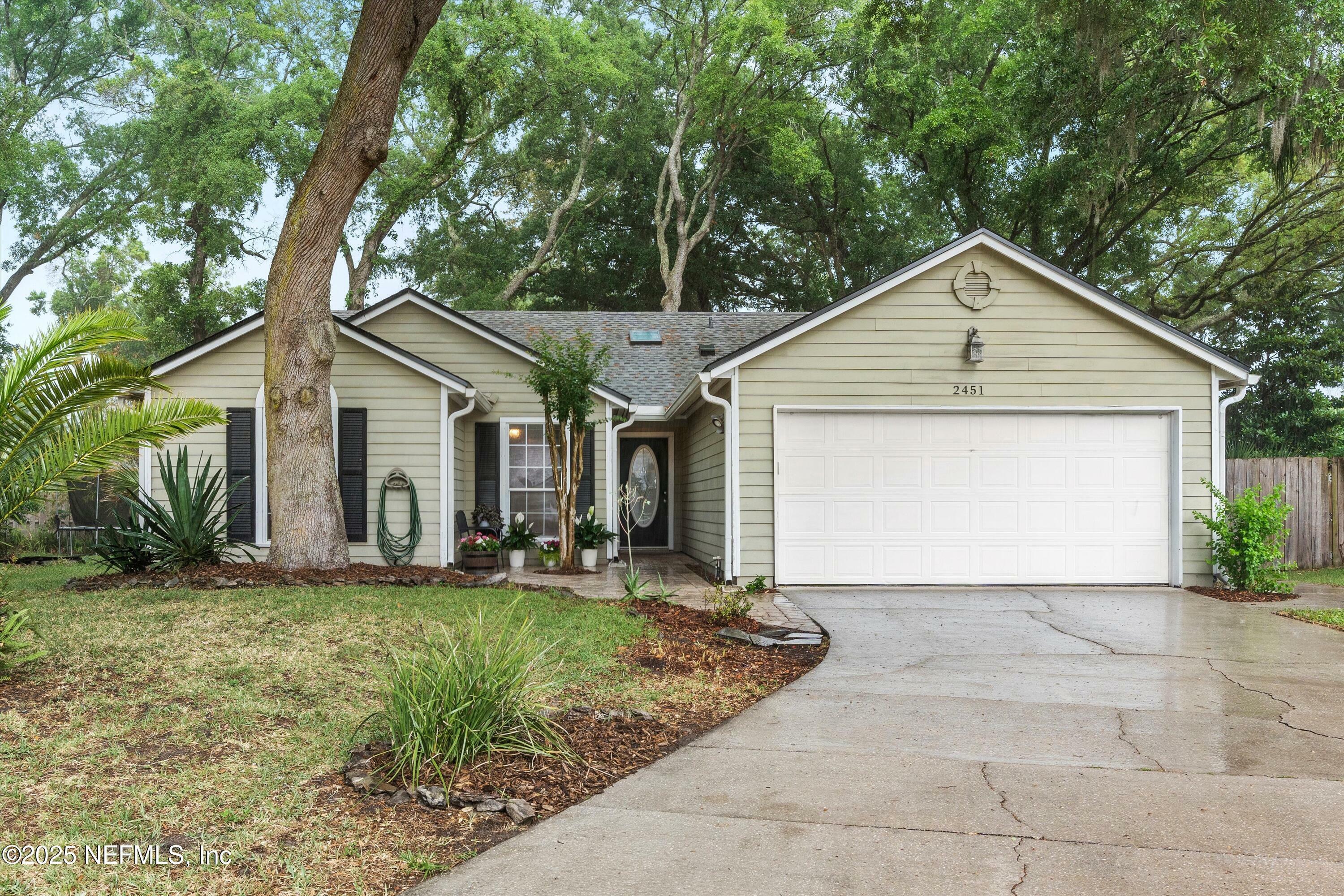 Property Photo: 2451 Hampton Falls Drive W FL 32224