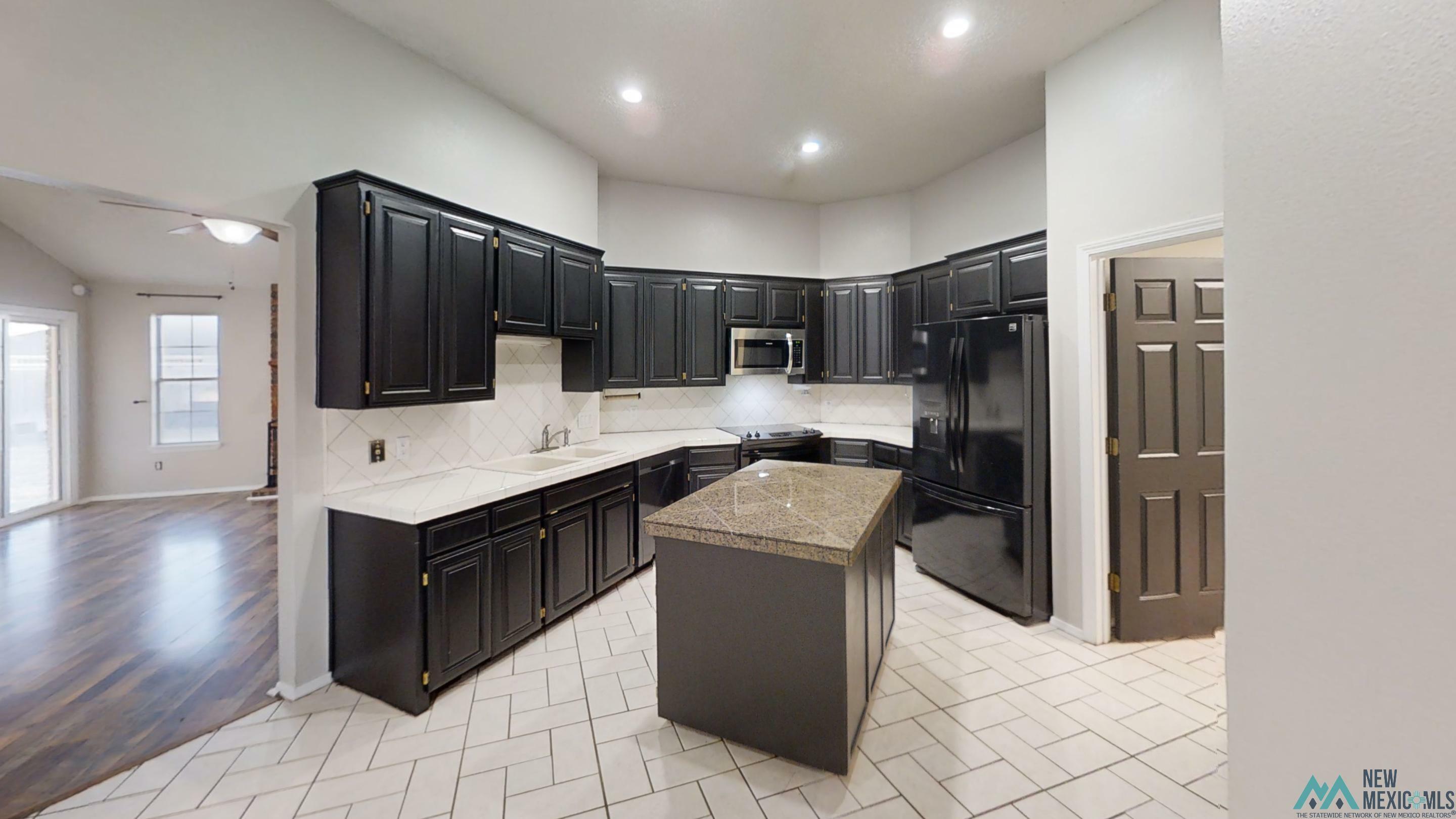 Property Photo: 2321 Hammond Boulevard NM 88101