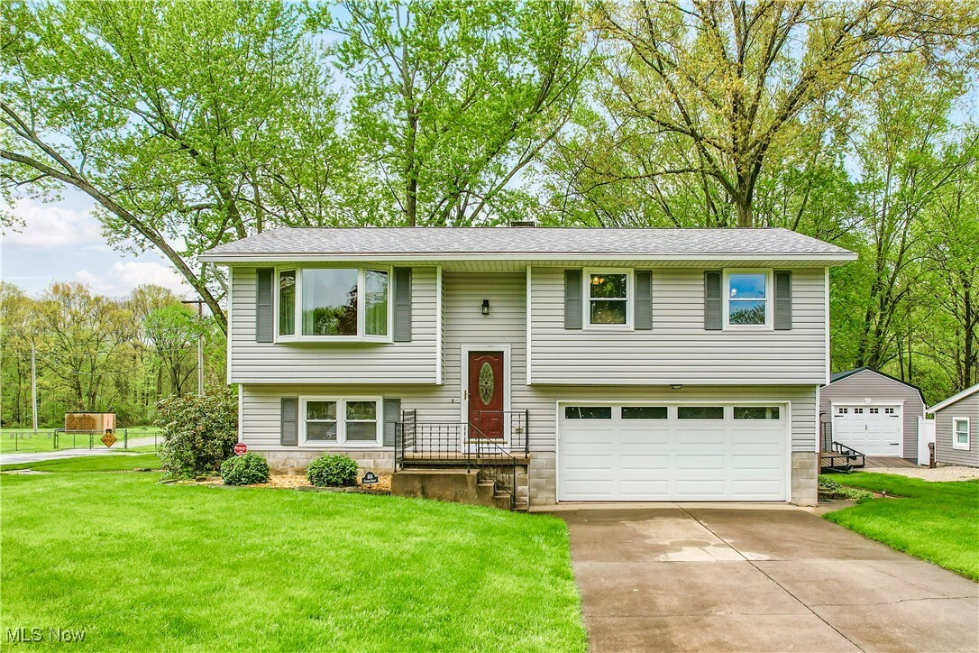 Property Photo: 804 Cynthia Court OH 44446