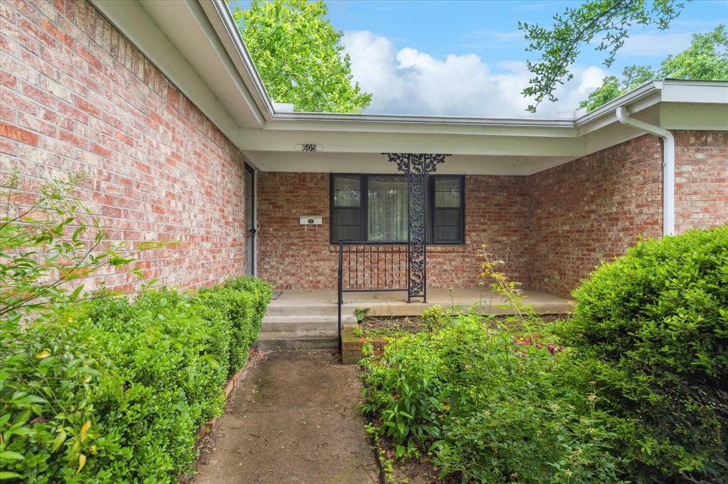 Property Photo: 605 Clebud Drive TX 76040