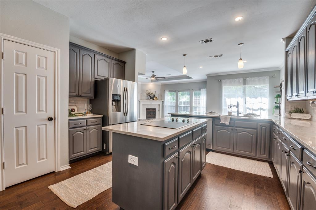 6308 Bittersweet Drive  Arlington TX 76001 photo