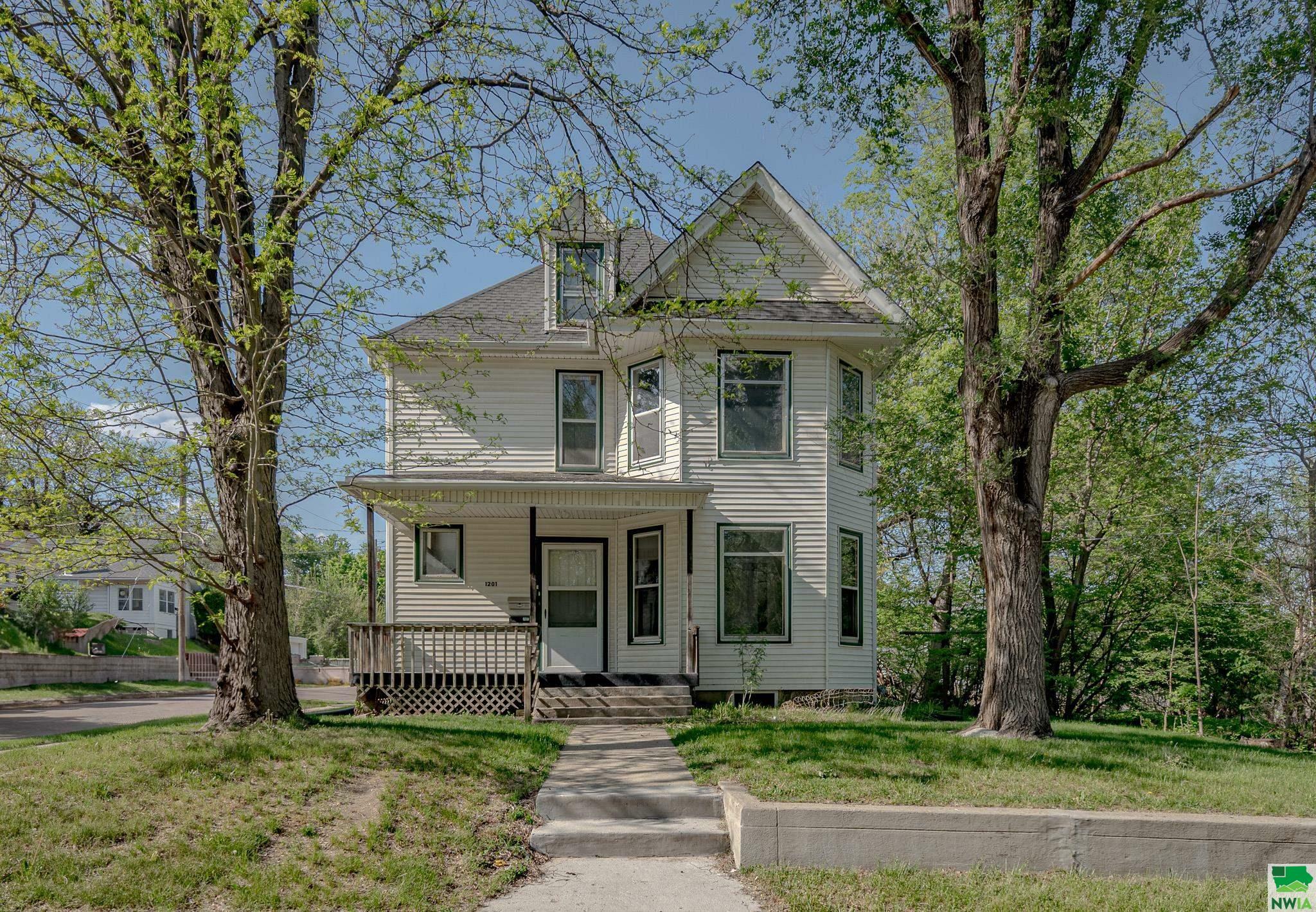 1201 18th Street  Sioux City IA 51104 photo
