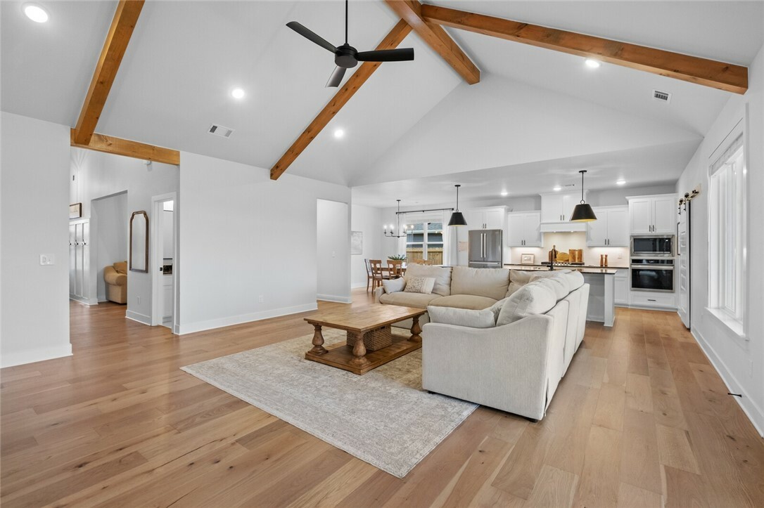 Property Photo: 1231 Red Maple Street AR 72719