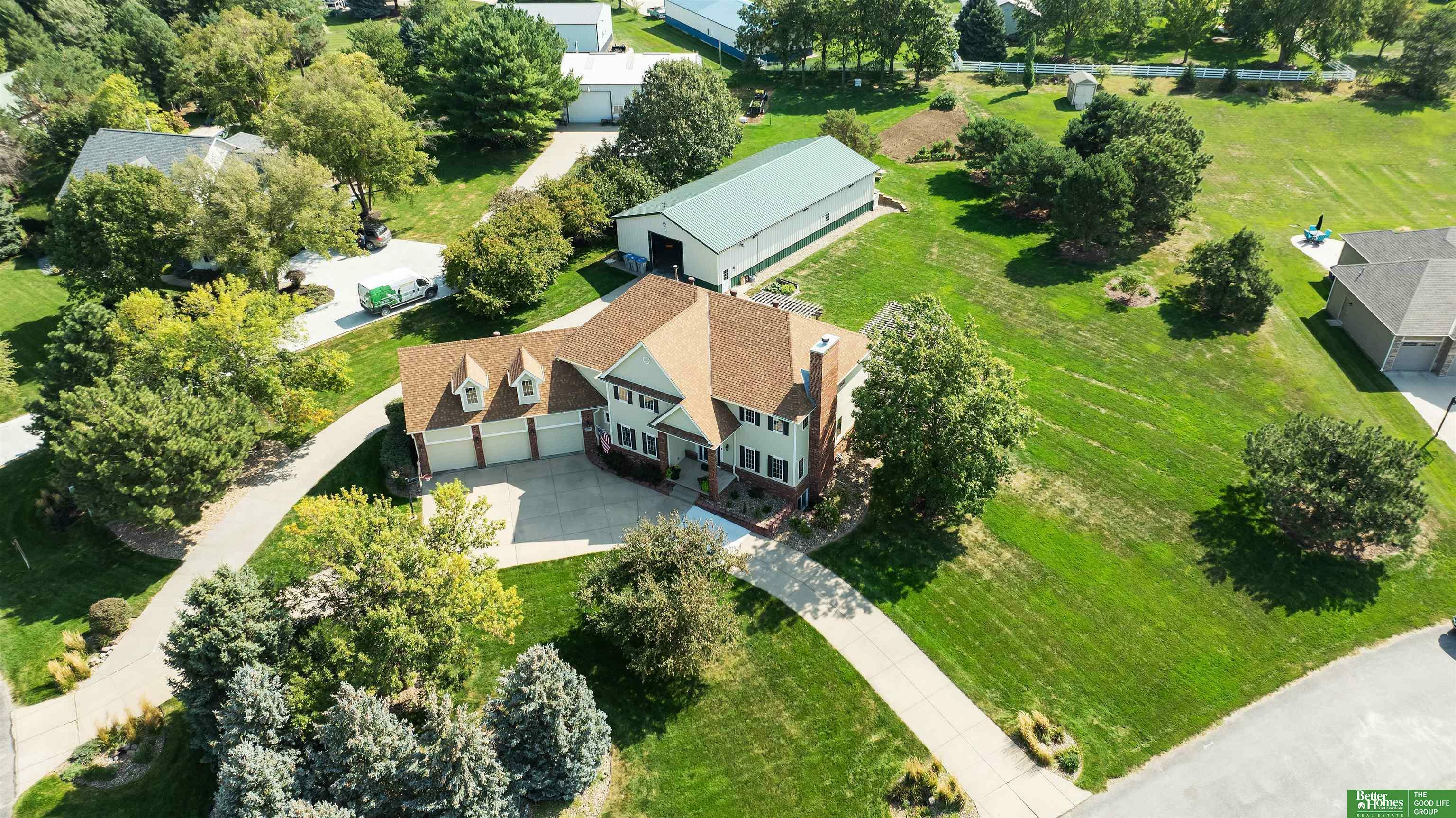 Property Photo: 20181 Woodridge Drive NE 68028