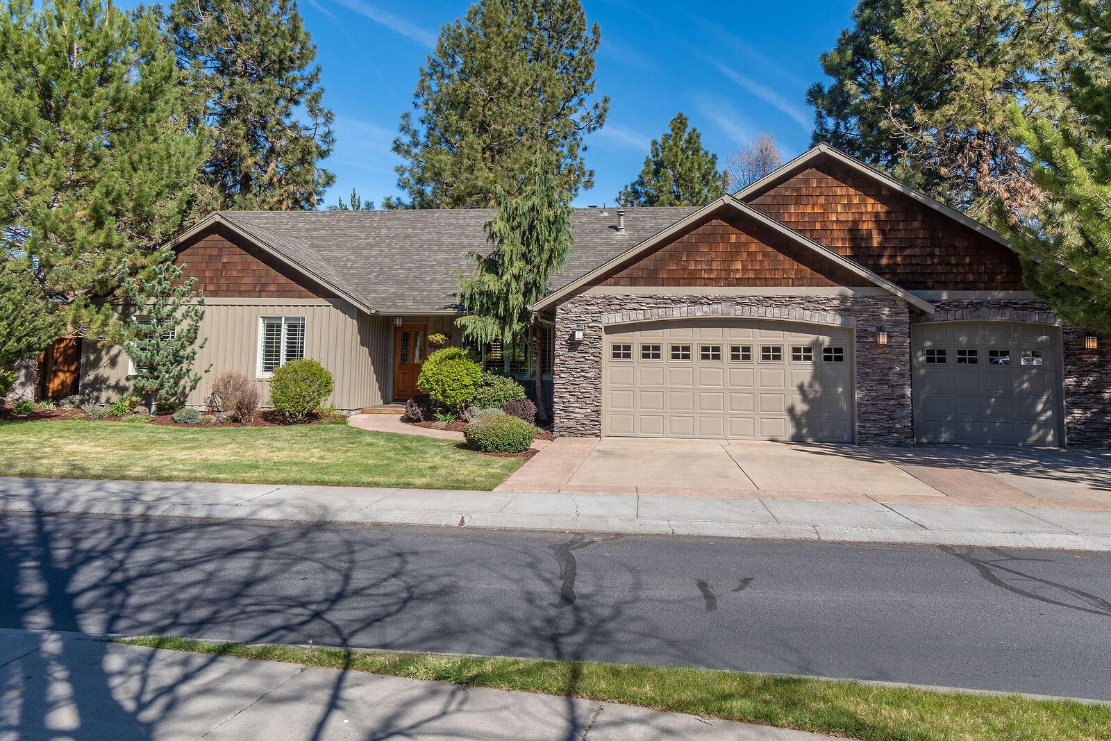 Property Photo:  20856 Desert Stream Place  OR 97702 