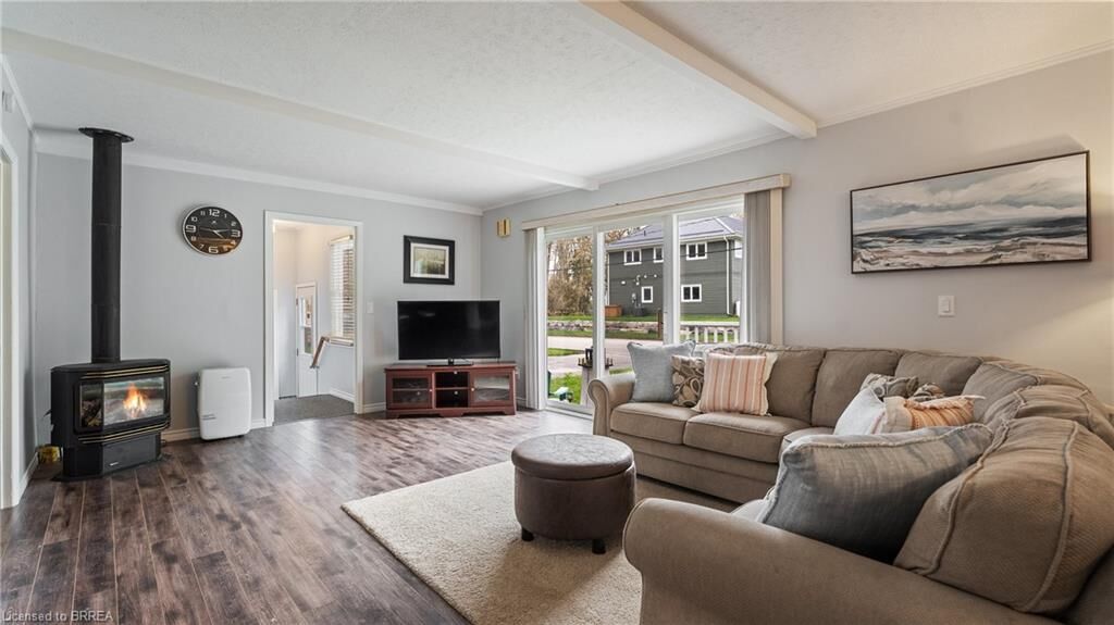 Photo de la propriété:  303 Cedar Drive  ON N0E 1T0 