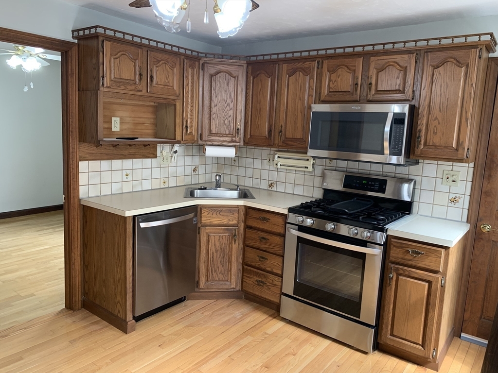 Property Photo: 686 East 7th St 1 MA 02127