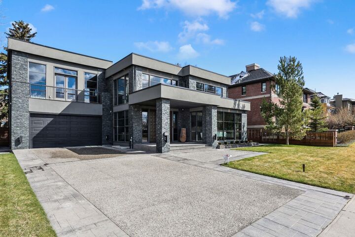 Property Photo: 832 Hillcrest Avenue SW AB T2T 0Y9