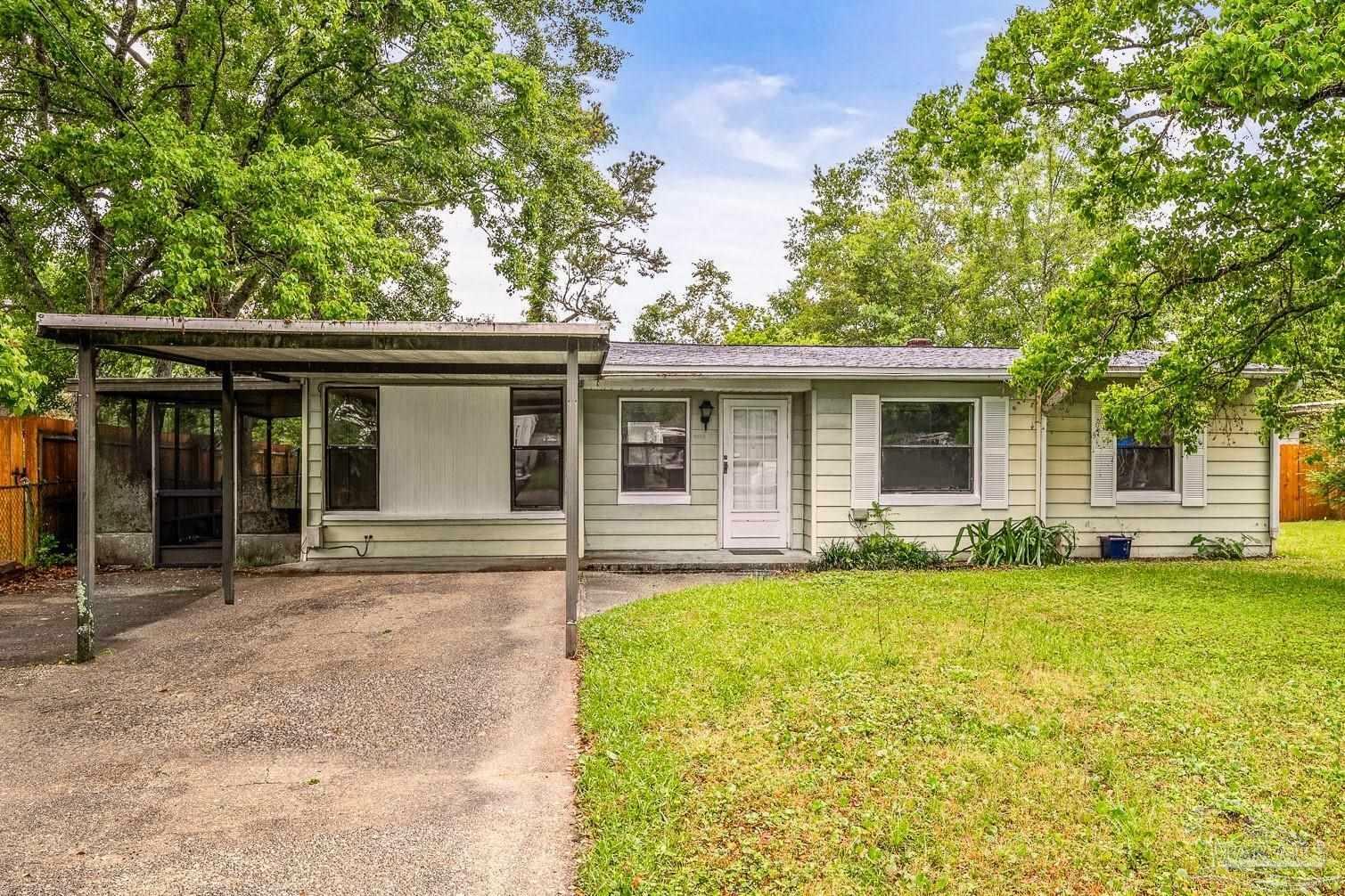 Property Photo: 4905 State St FL 32506