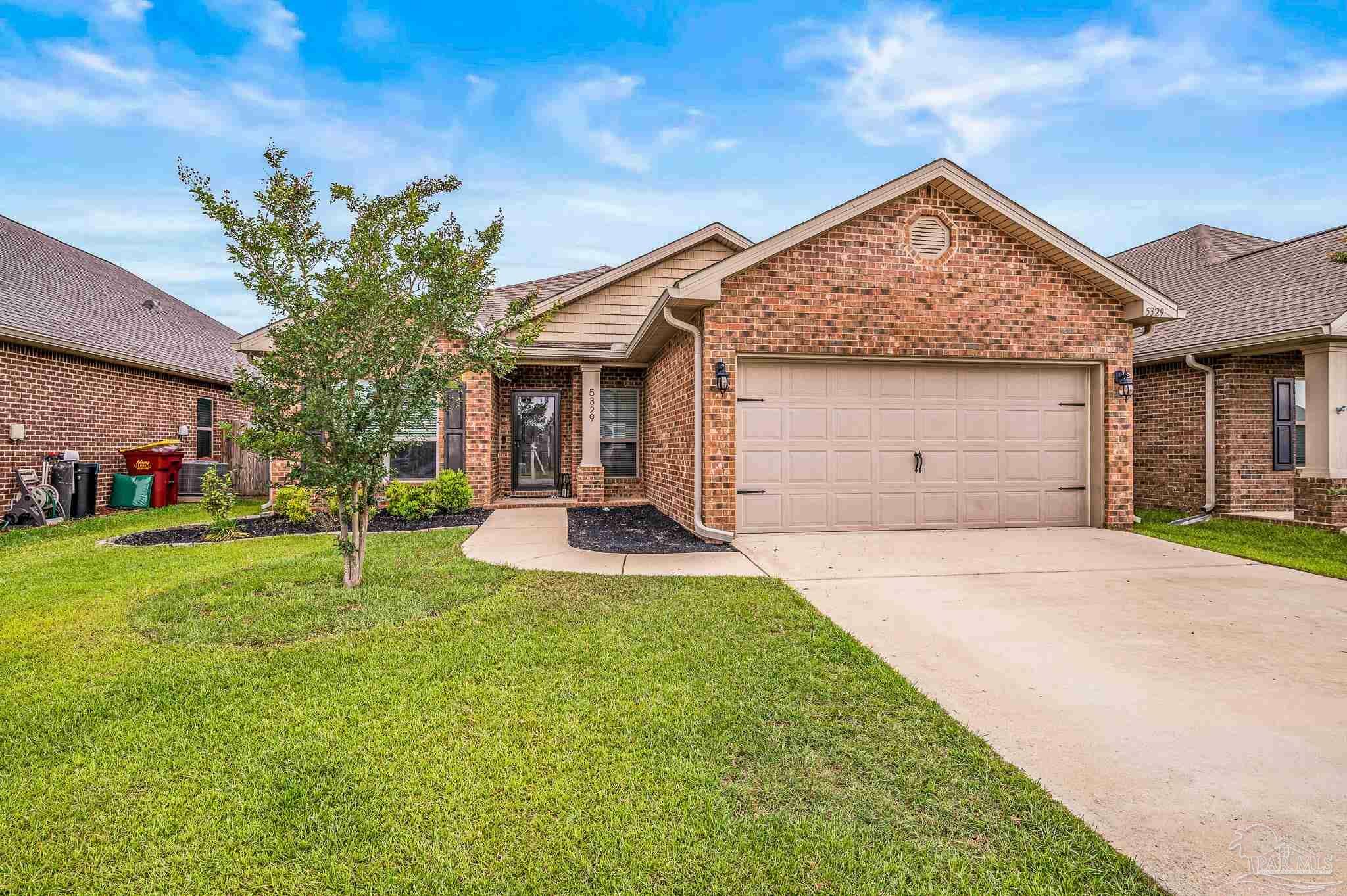 Property Photo: 5329 Talon Rd FL 32571