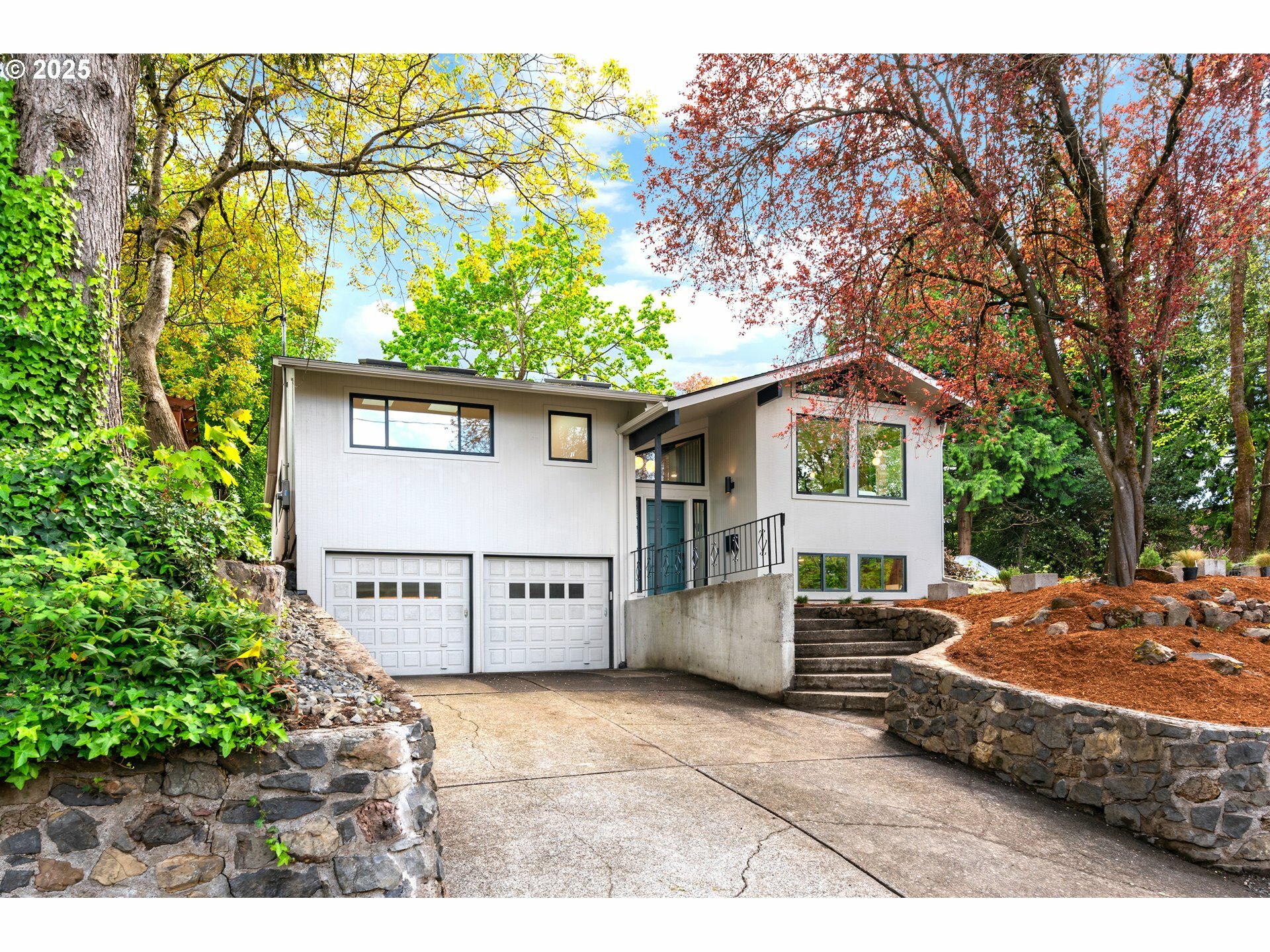 Property Photo: 2506 SE Lincoln St OR 97035