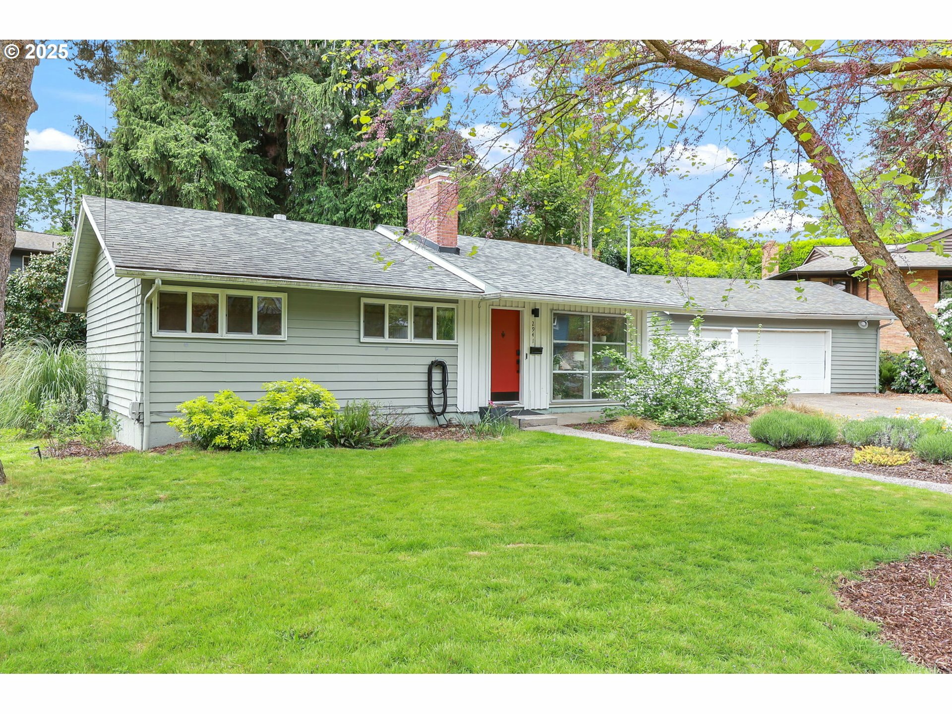 Property Photo: 2941 NE 88th Pl OR 97220