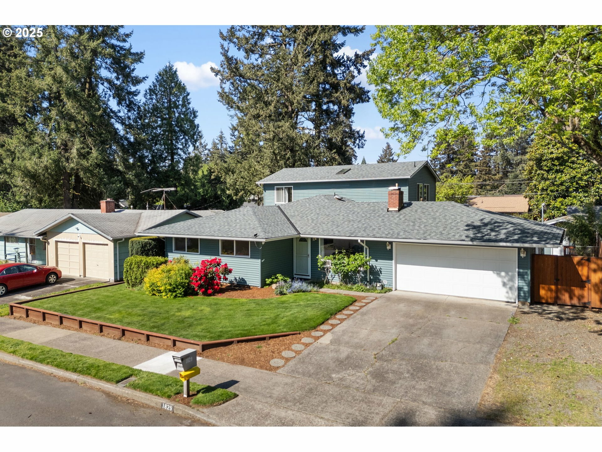 Property Photo: 1829 SE 150th Ave OR 97233