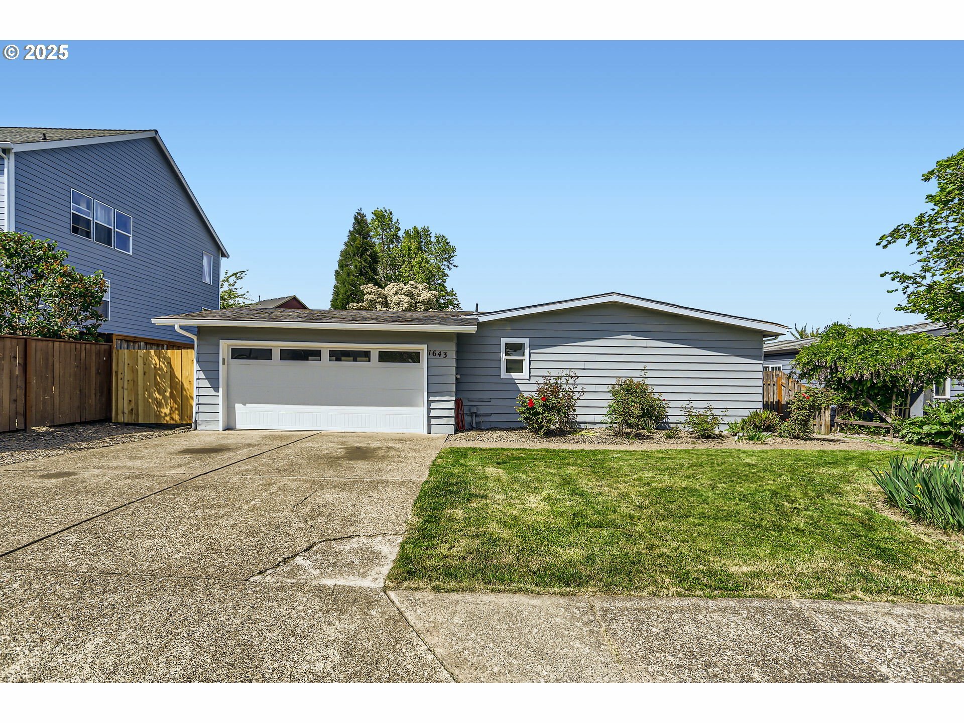 Property Photo: 1643 NW 6th St OR 97128
