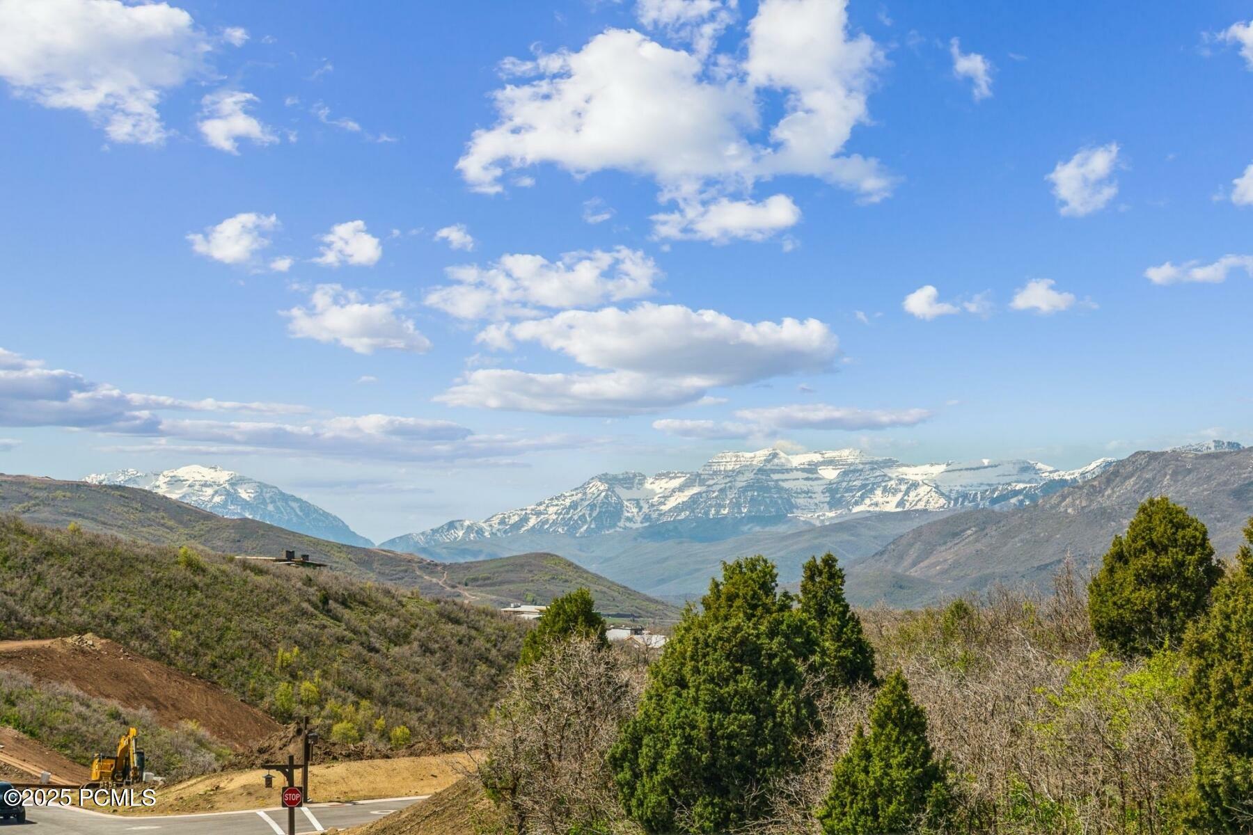 Property Photo: 10124 N Painted Bluff Place UT 84036