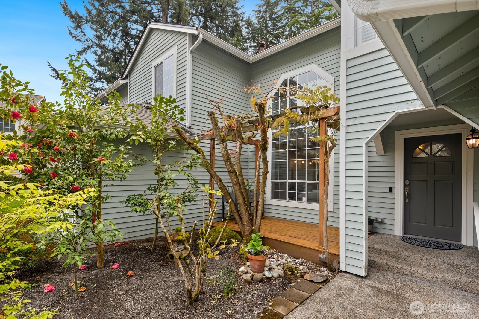 Property Photo: 15817 Northup Way WA 98008