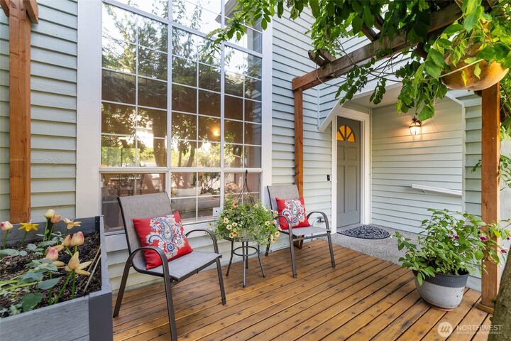 Property Photo: 15817 Northup Way WA 98008