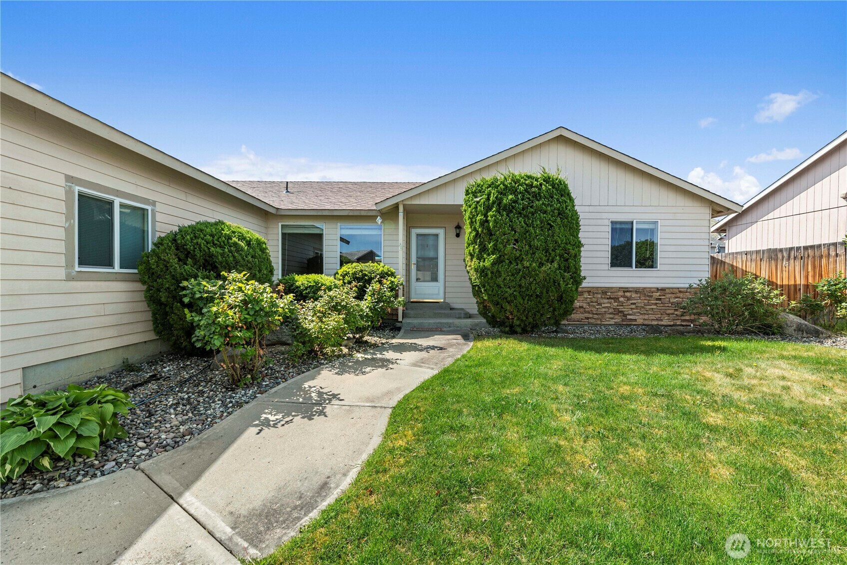 Property Photo: 649 Sally Drive WA 98801