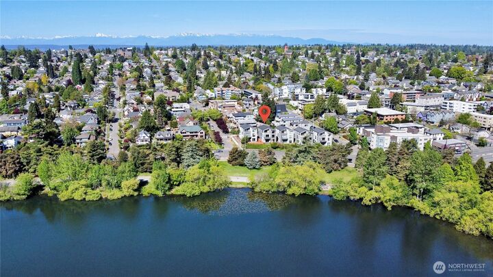 Property Photo: 7107 Aurora Avenue N WA 98103