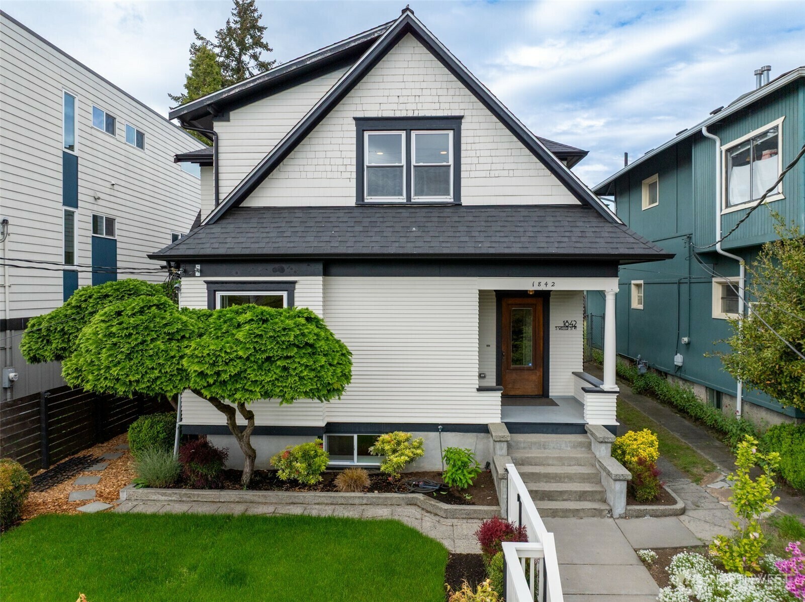Property Photo: 1842 S Weller Street 1 WA 98144
