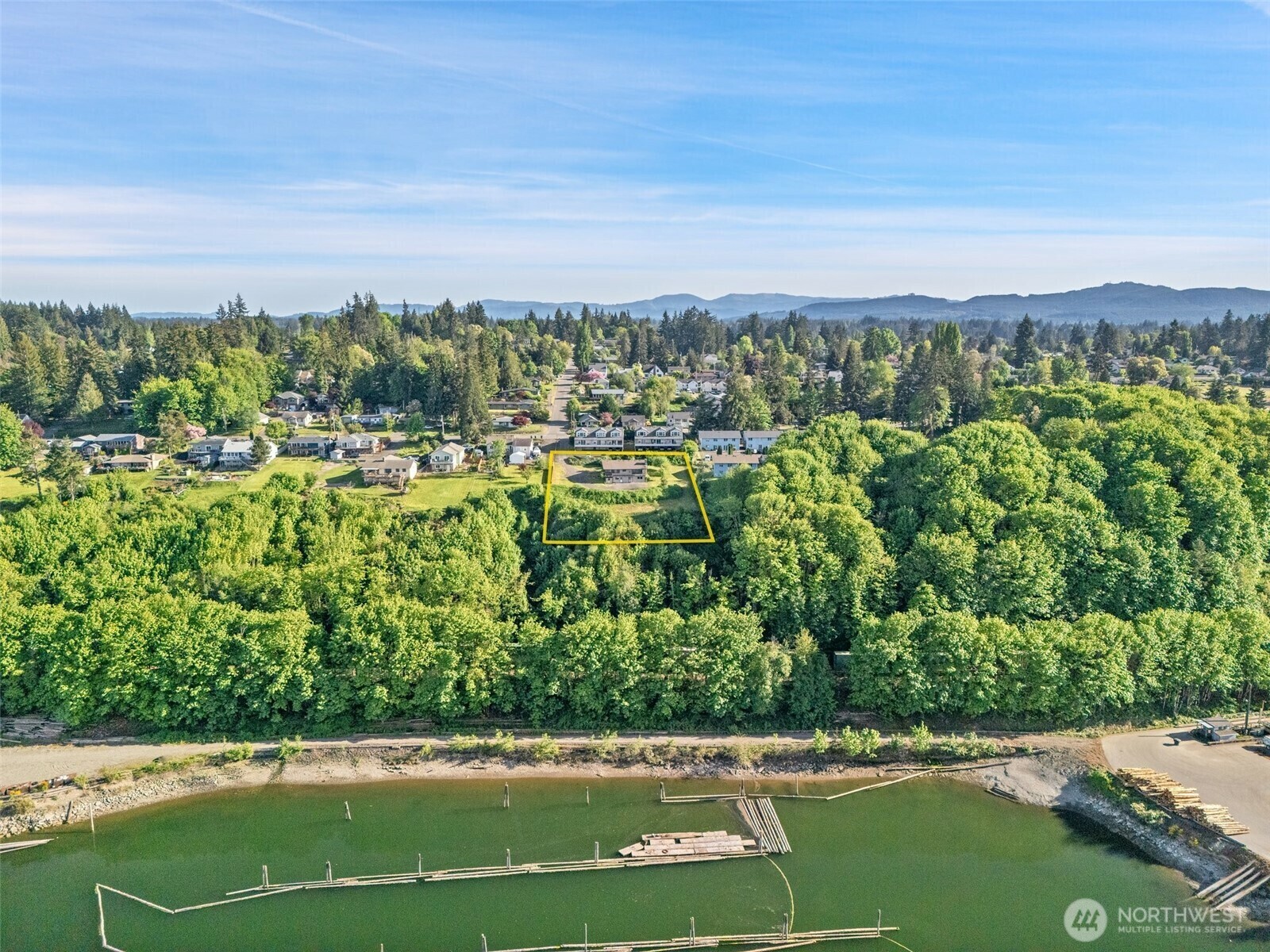Property Photo: 1038 Fairmount Avenue WA 98584