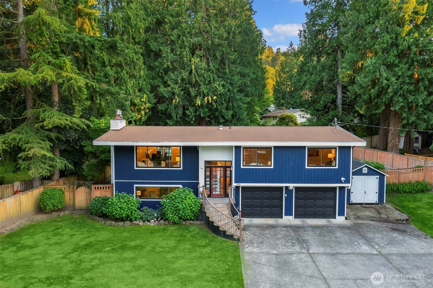 Property Photo: 1005 Mountain Park Boulevard SW WA 98027