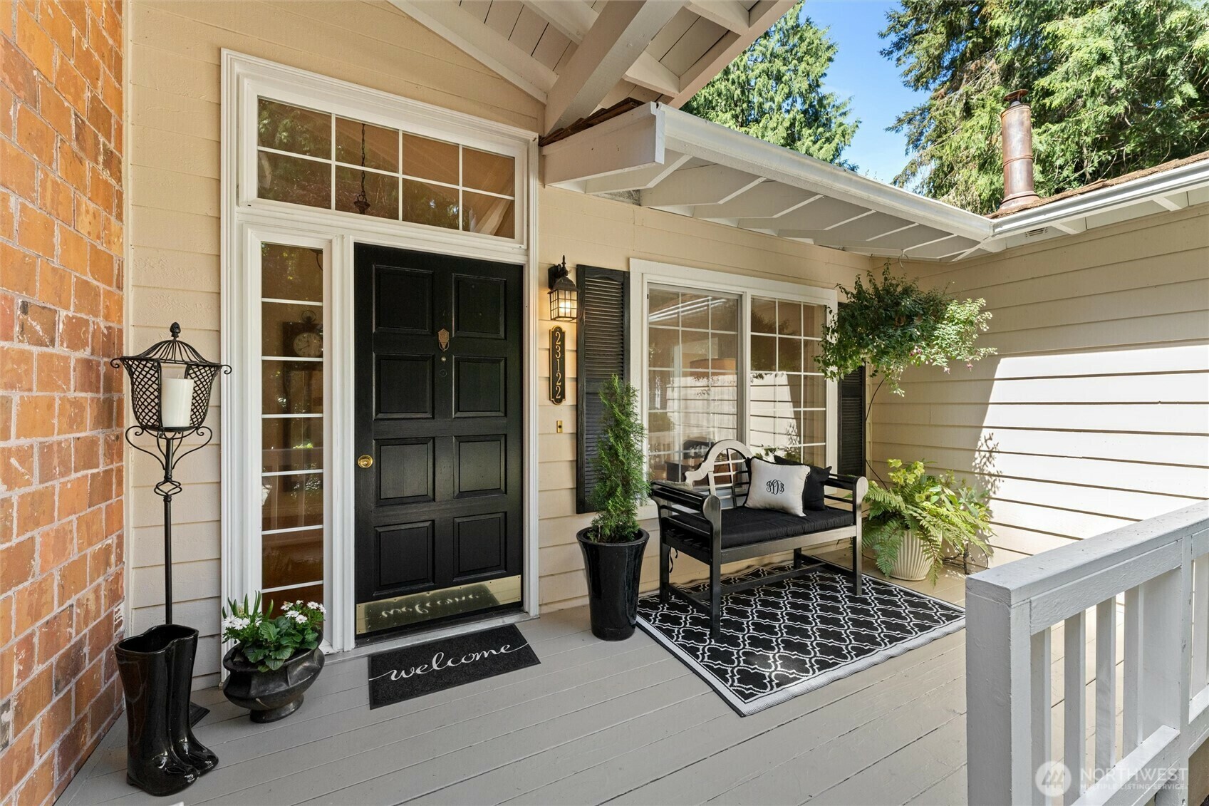 Property Photo: 23122 35th Avenue SE WA 98021